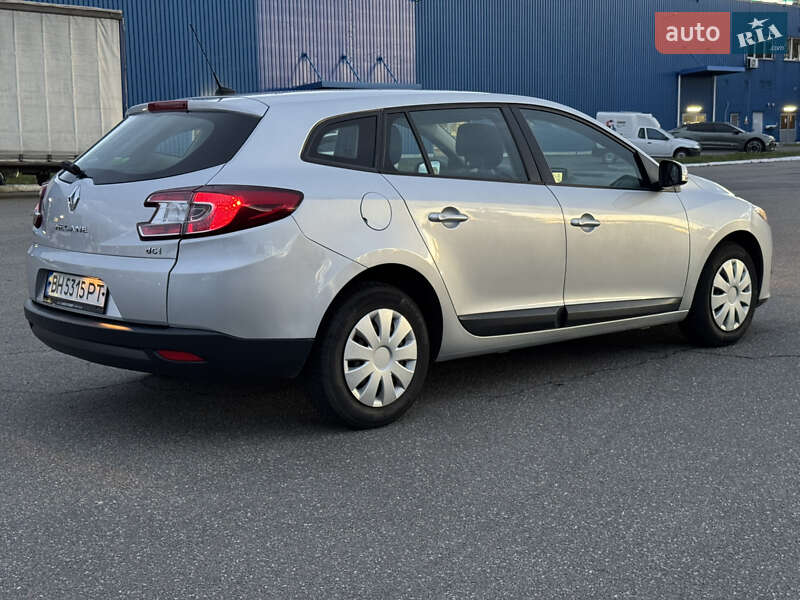 Універсал Renault Megane 2015 в Києві фото 13 Універсал Renault Megane 2015 в Києві