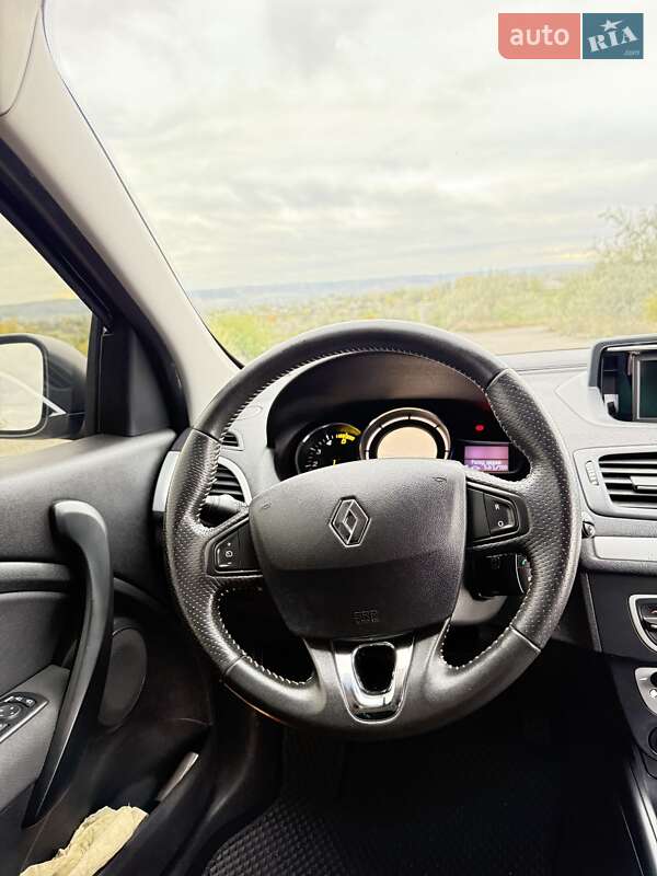 Универсал Renault Megane 2013 в Червонознаменке фото 15 Универсал Renault Megane 2013 в Червонознаменке