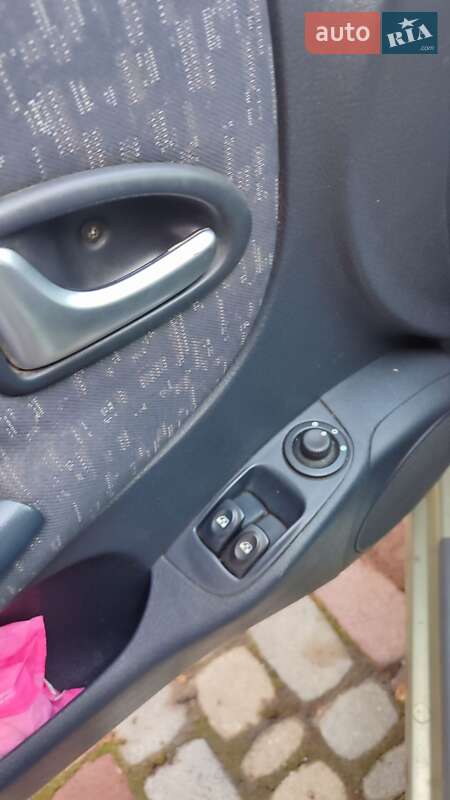 Хэтчбек Renault Megane 2002 в Луцке фото 6 Хэтчбек Renault Megane 2002 в Луцке