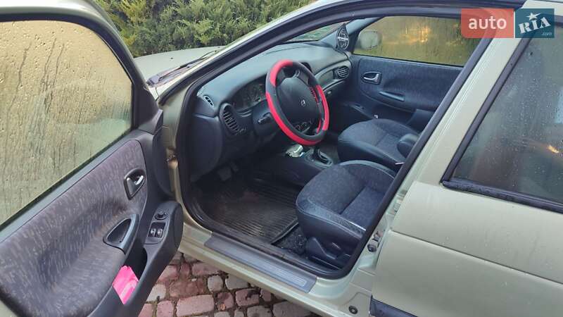 Хэтчбек Renault Megane 2002 в Луцке фото 10 Хэтчбек Renault Megane 2002 в Луцке
