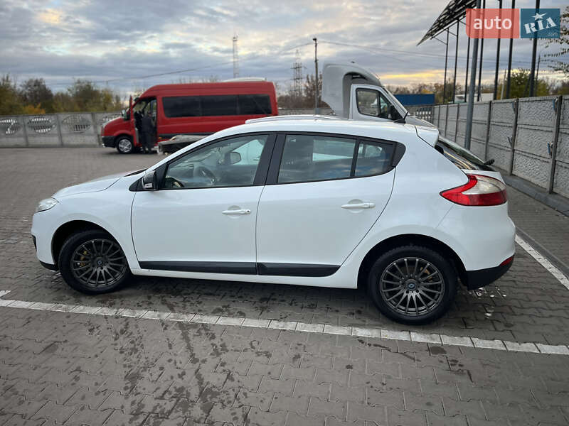 Хэтчбек Renault Megane 2013 в Кривом Роге фото 10 Хэтчбек Renault Megane 2013 в Кривом Роге