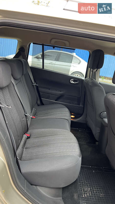 Универсал Renault Megane 2006 в Хороле