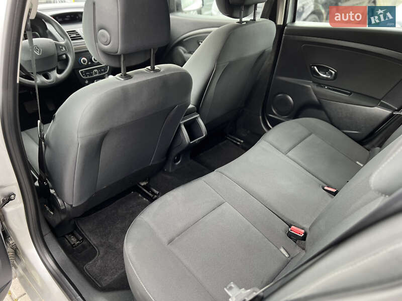 Универсал Renault Megane 2011 в Староконстантинове