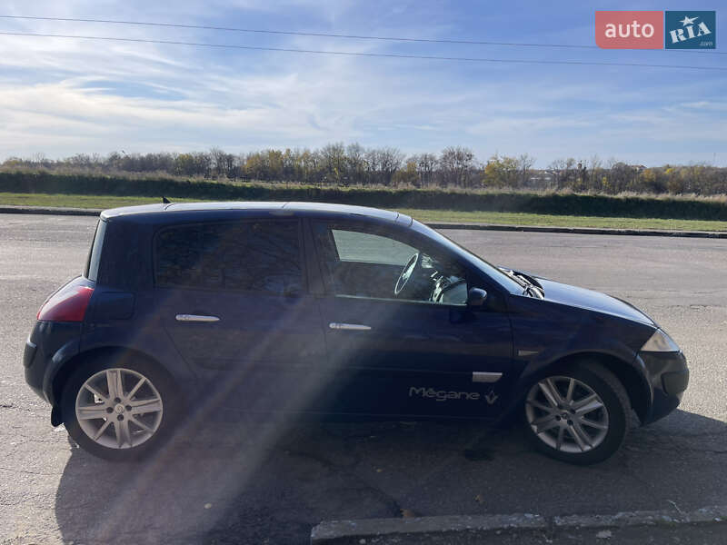 Хэтчбек Renault Megane 2003 в Смеле