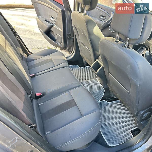 Универсал Renault Megane 2010 в Южноукраинске фото 18 Универсал Renault Megane 2010 в Южноукраинске