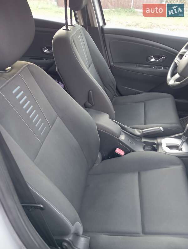 Универсал Renault Megane 2010 в Звягеле фото 13 Универсал Renault Megane 2010 в Звягеле