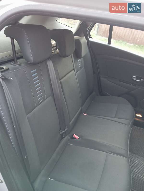 Универсал Renault Megane 2010 в Звягеле фото 15 Универсал Renault Megane 2010 в Звягеле