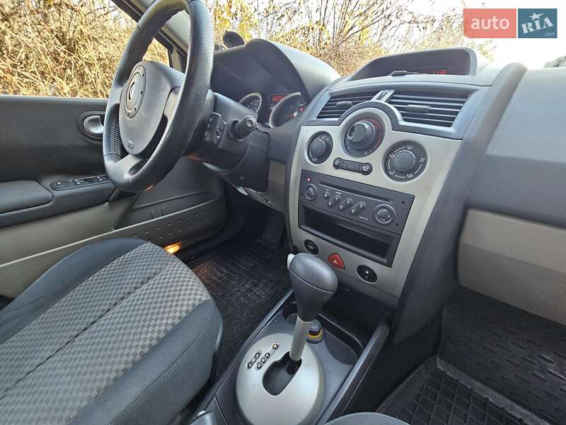Хэтчбек Renault Megane 2004 в Киеве фото 10 Хэтчбек Renault Megane 2004 в Киеве