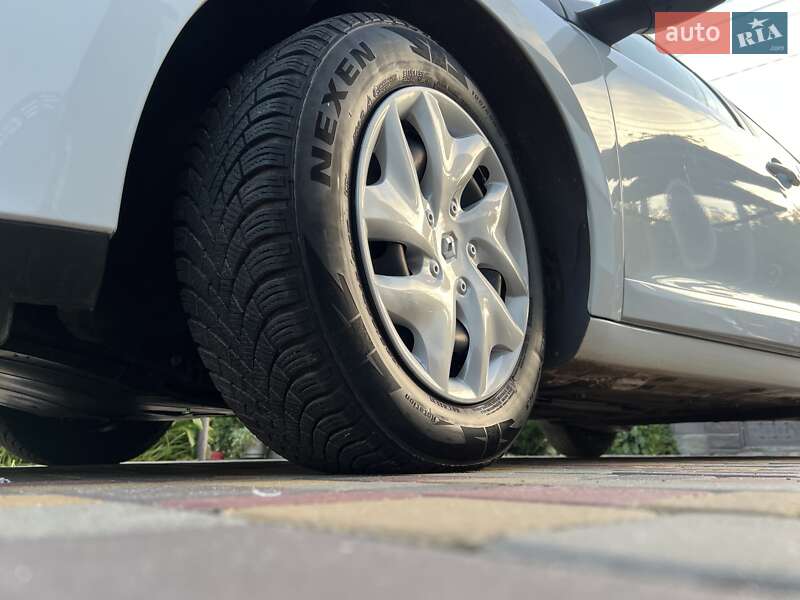 Универсал Renault Megane 2013 в Ровно фото 31 Универсал Renault Megane 2013 в Ровно