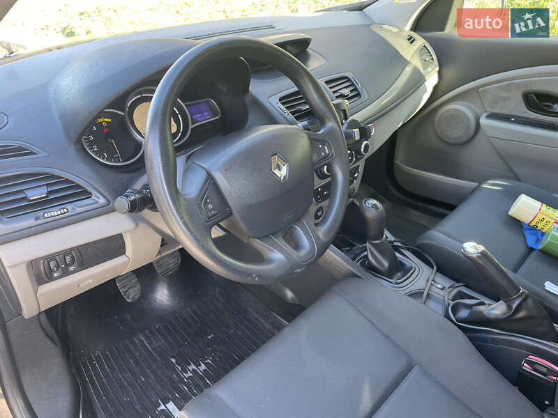 Хэтчбек Renault Megane 2011 в Кропивницком фото 8 Хэтчбек Renault Megane 2011 в Кропивницком