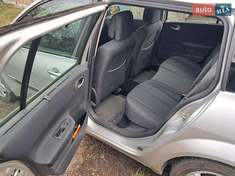 Универсал Renault Megane 2005 в Полтаве фото 5 Универсал Renault Megane 2005 в Полтаве