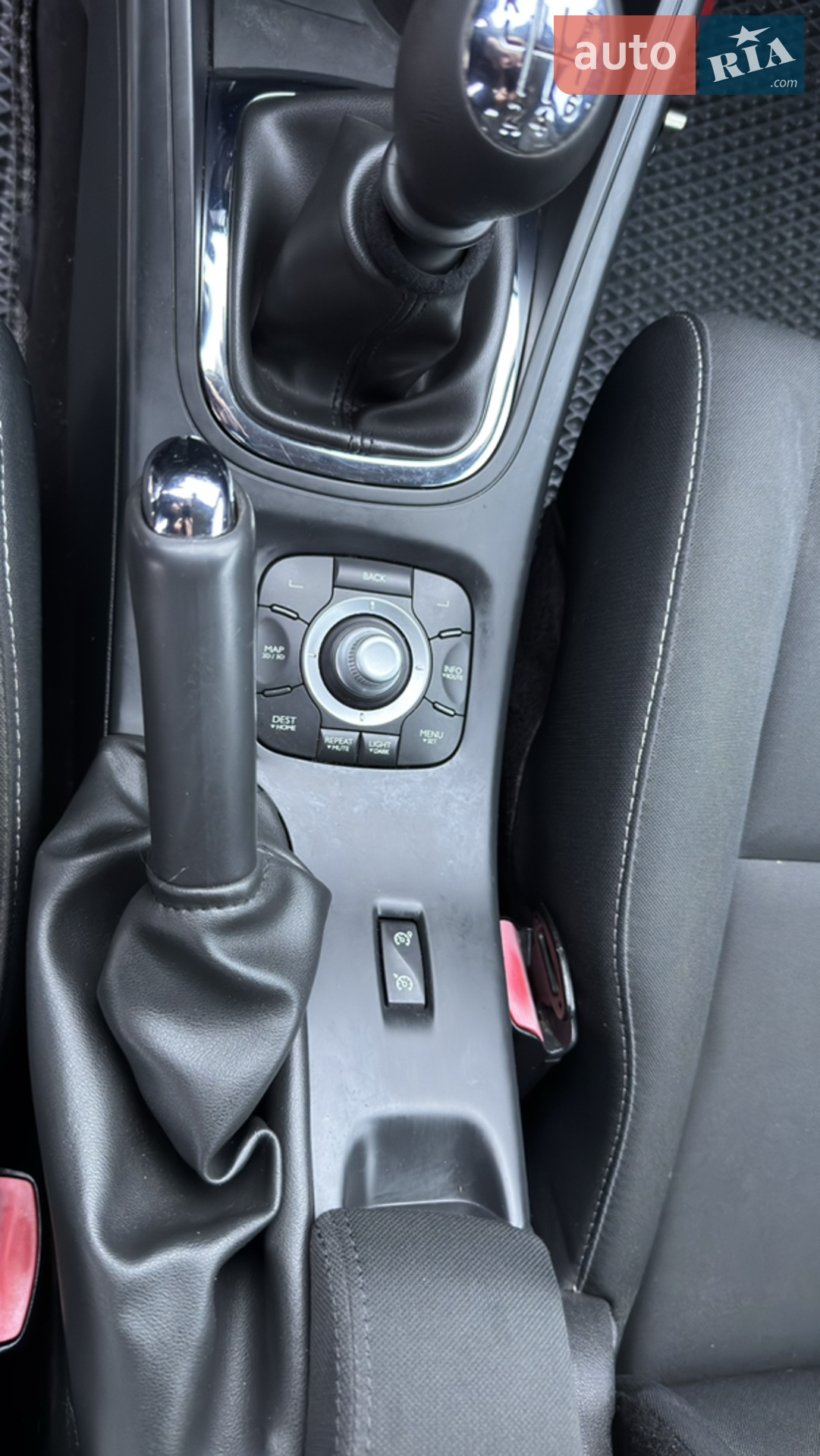 2012 Renault Megane - мініатюра 76