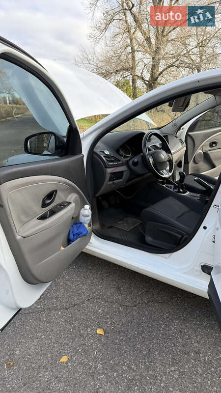 Хэтчбек Renault Megane 2010 в Киеве фото 17 Хэтчбек Renault Megane 2010 в Киеве