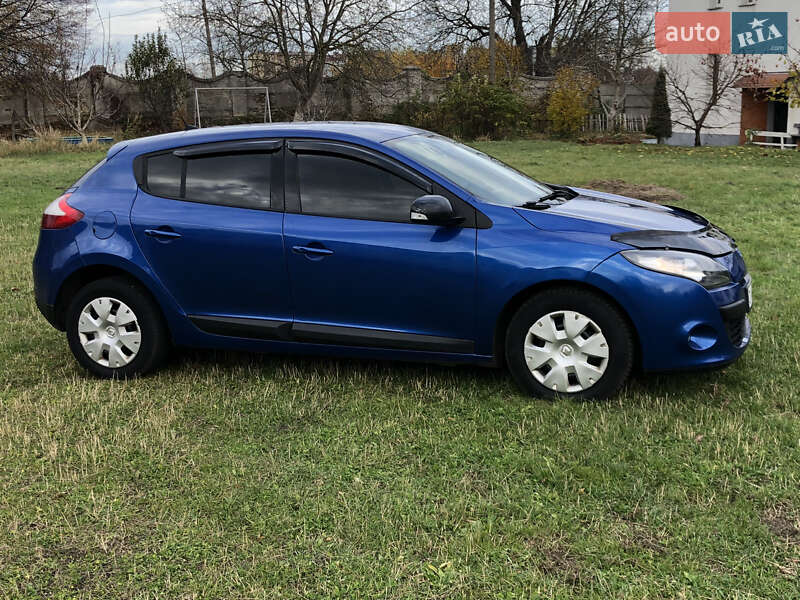 Хетчбек Renault Megane 2012 в Шептицькому фото 16 Хетчбек Renault Megane 2012 в Шептицькому