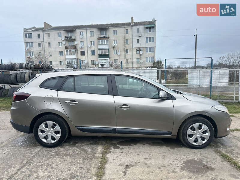 Универсал Renault Megane 2010 в Новой Ушице