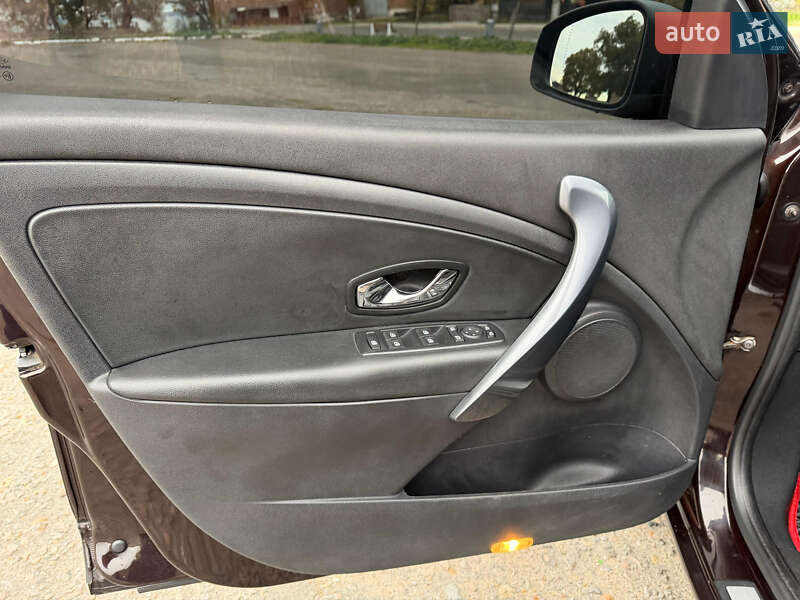 Универсал Renault Megane 2013 в Киеве фото 34 Универсал Renault Megane 2013 в Киеве