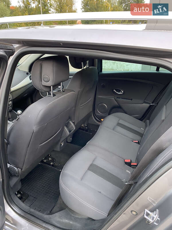 Универсал Renault Megane 2011 в Ровно фото 26 Универсал Renault Megane 2011 в Ровно