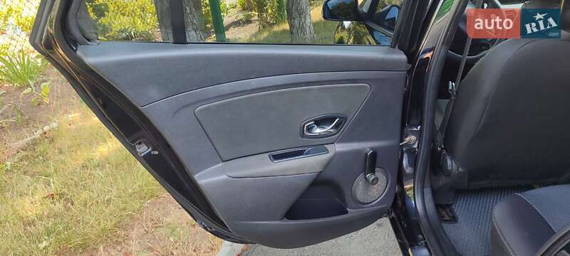 Универсал Renault Megane 2014 в Первомайске фото 12 Универсал Renault Megane 2014 в Первомайске