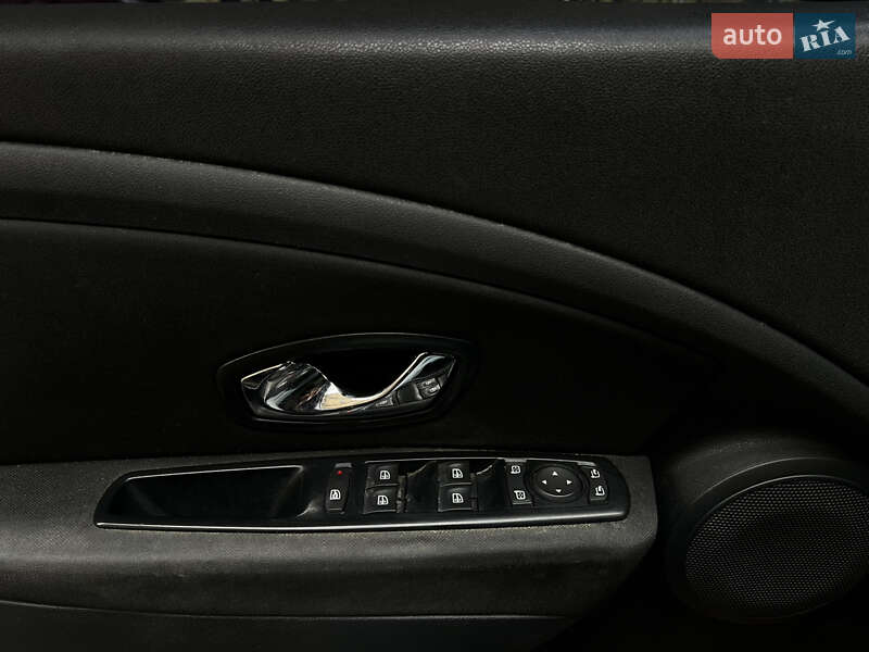 Универсал Renault Megane 2014 в Киеве фото 38 Универсал Renault Megane 2014 в Киеве