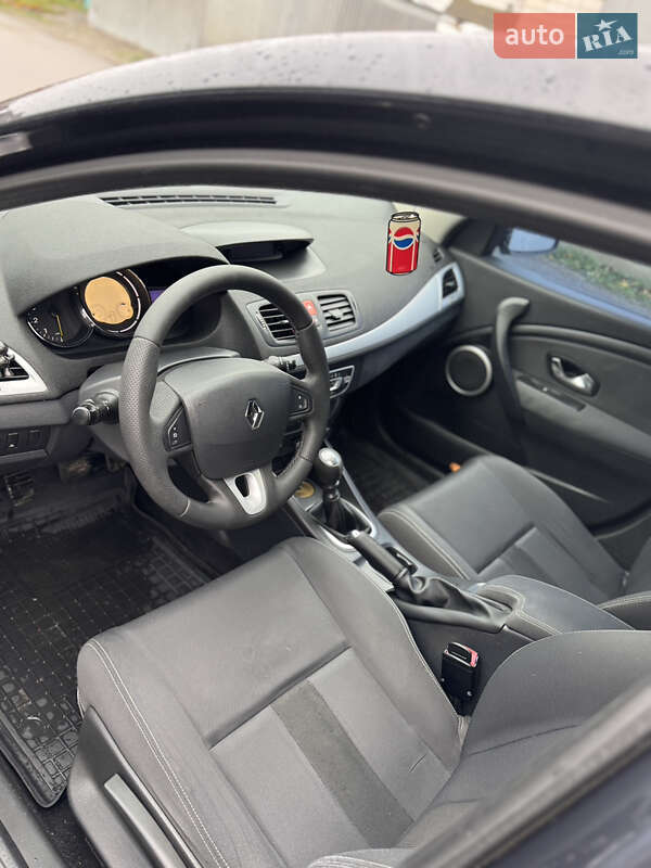 Хэтчбек Renault Megane 2010 в Попельне