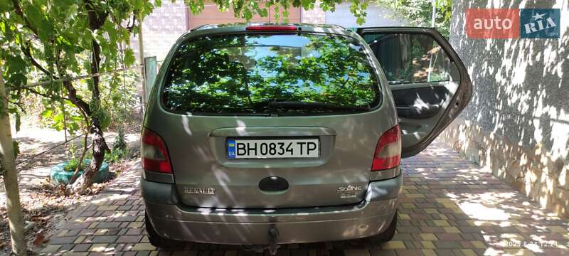 Хэтчбек Renault Megane 2001 в Килии фото 10 Хэтчбек Renault Megane 2001 в Килии