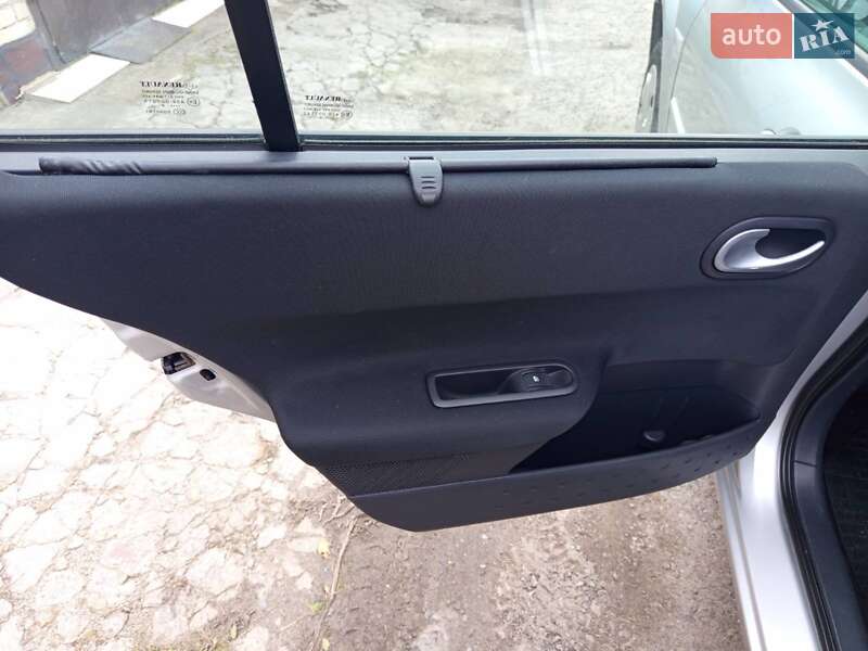 Универсал Renault Megane 2009 в Луцке фото 35 Универсал Renault Megane 2009 в Луцке
