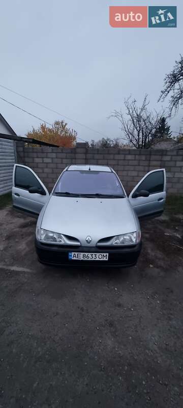 Хэтчбек Renault Megane 1996 в Каменском фото 2 Хэтчбек Renault Megane 1996 в Каменском