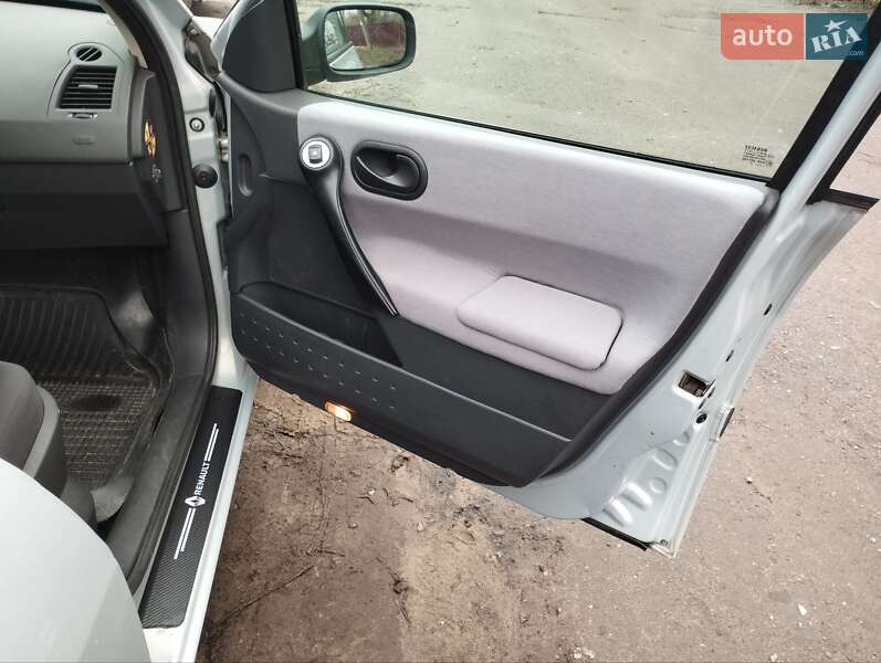 Хэтчбек Renault Megane 2003 в Радомышле фото 6 Хэтчбек Renault Megane 2003 в Радомышле