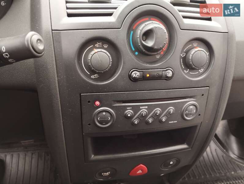 Хэтчбек Renault Megane 2003 в Радомышле фото 10 Хэтчбек Renault Megane 2003 в Радомышле