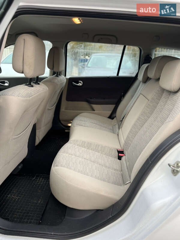 Універсал Renault Megane 2006 в Старокостянтинові фото 10 Універсал Renault Megane 2006 в Старокостянтинові