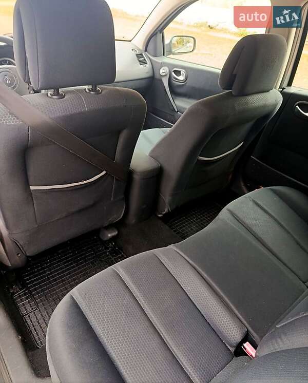 Универсал Renault Megane 2004 в Могилев-Подольске фото 8 Универсал Renault Megane 2004 в Могилев-Подольске