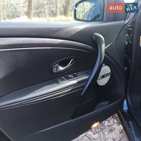 Универсал Renault Megane 2014 в Киеве фото 9 Универсал Renault Megane 2014 в Киеве