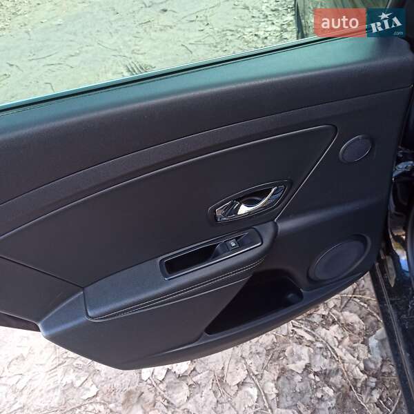 Универсал Renault Megane 2014 в Киеве фото 15 Универсал Renault Megane 2014 в Киеве