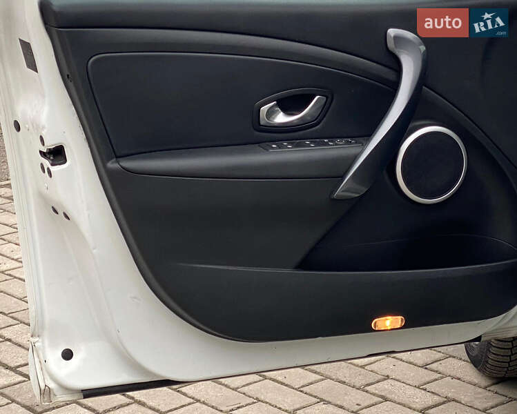 Универсал Renault Megane 2011 в Ровно фото 28 Универсал Renault Megane 2011 в Ровно