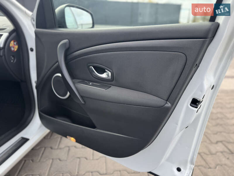 Хэтчбек Renault Megane 2009 в Луцке фото 29 Хэтчбек Renault Megane 2009 в Луцке