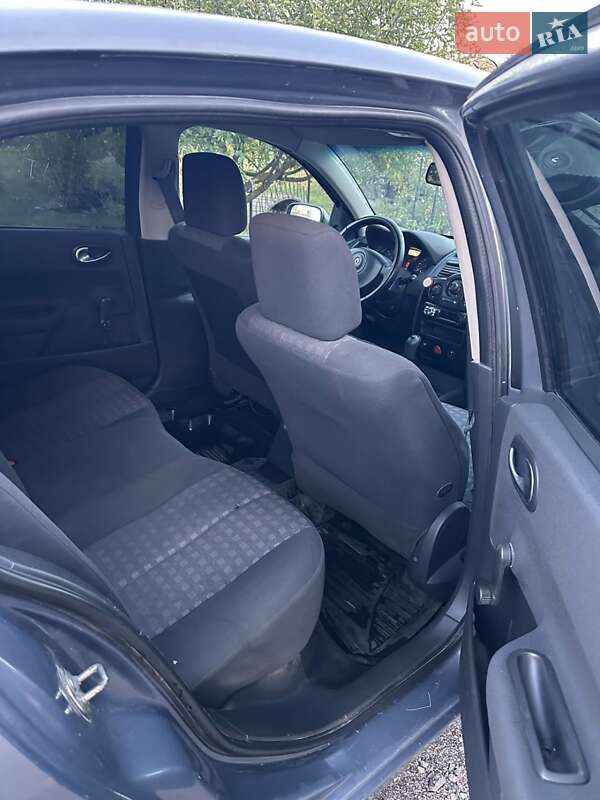 Седан Renault Megane 2006 в Хороле фото 7 Седан Renault Megane 2006 в Хороле