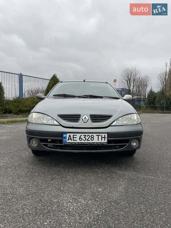 Седан Renault Megane 2003 в Новомосковске фото 5 Седан Renault Megane 2003 в Новомосковске