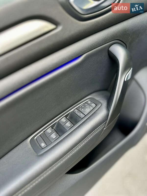 Універсал Renault Megane 2019 в Києві фото 25 Універсал Renault Megane 2019 в Києві