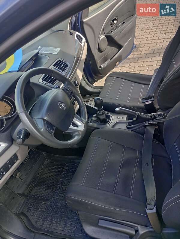 Универсал Renault Megane 2011 в Ярмолинцах фото 14 Универсал Renault Megane 2011 в Ярмолинцах