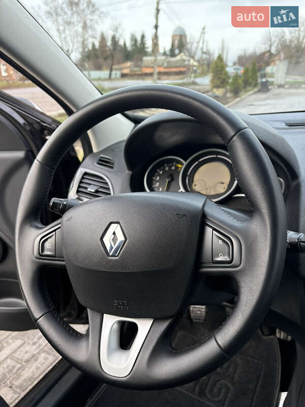 Хэтчбек Renault Megane 2010 в Ахтырке фото 16 Хэтчбек Renault Megane 2010 в Ахтырке