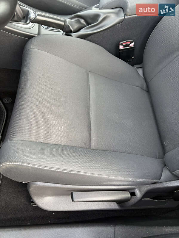 Хэтчбек Renault Megane 2010 в Ахтырке фото 25 Хэтчбек Renault Megane 2010 в Ахтырке