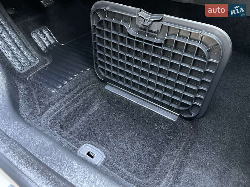 Универсал Renault Megane 2015 в Славуте фото 126 Универсал Renault Megane 2015 в Славуте