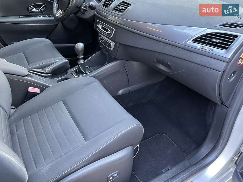 Универсал Renault Megane 2015 в Славуте фото 130 Универсал Renault Megane 2015 в Славуте