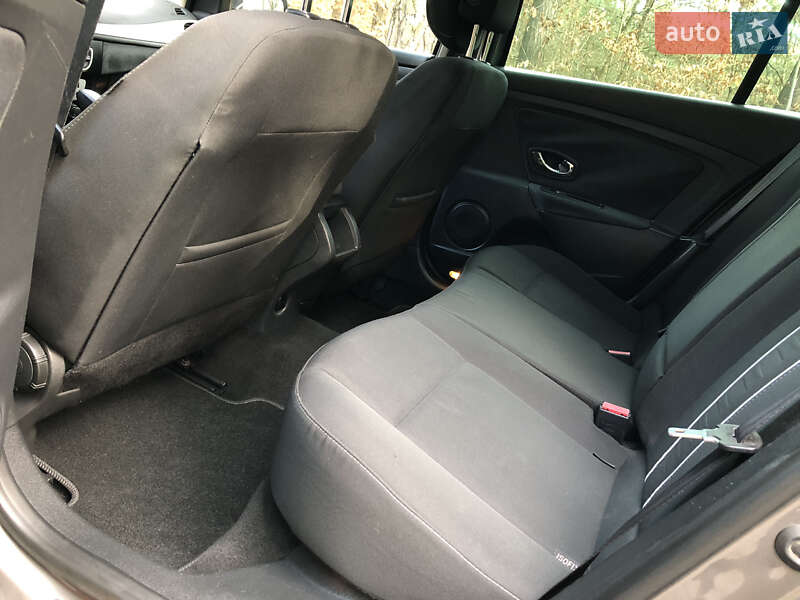 Універсал Renault Megane 2013 в Львові фото 43 Універсал Renault Megane 2013 в Львові