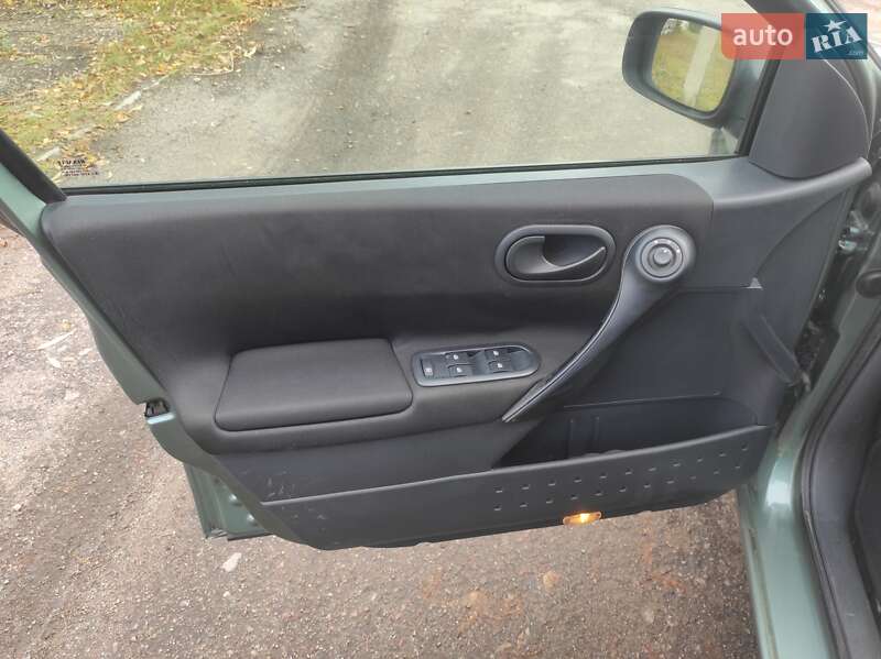 Универсал Renault Megane 2003 в Чернигове