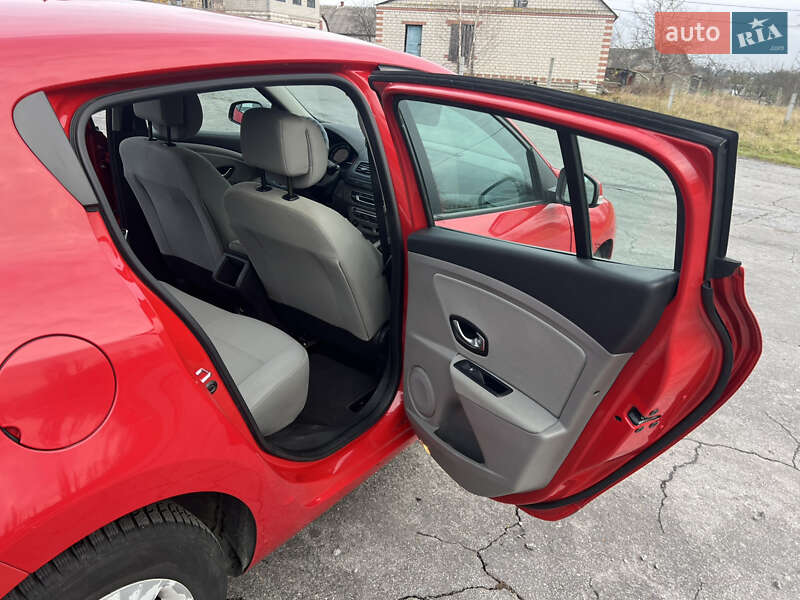 Хэтчбек Renault Megane 2011 в Звягеле