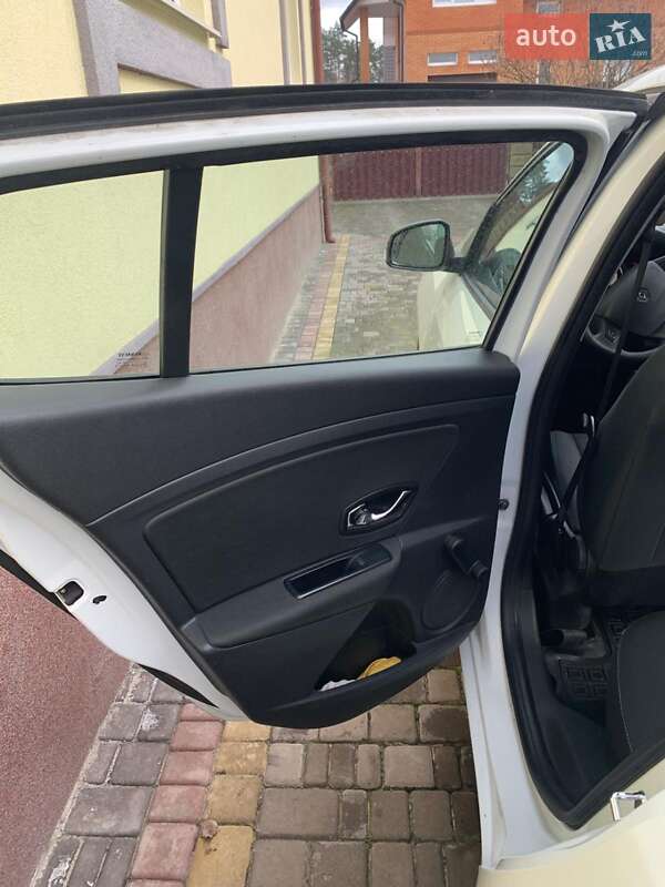 Хэтчбек Renault Megane 2015 в Вараше