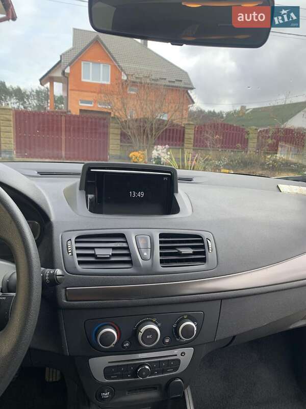 Хэтчбек Renault Megane 2015 в Вараше