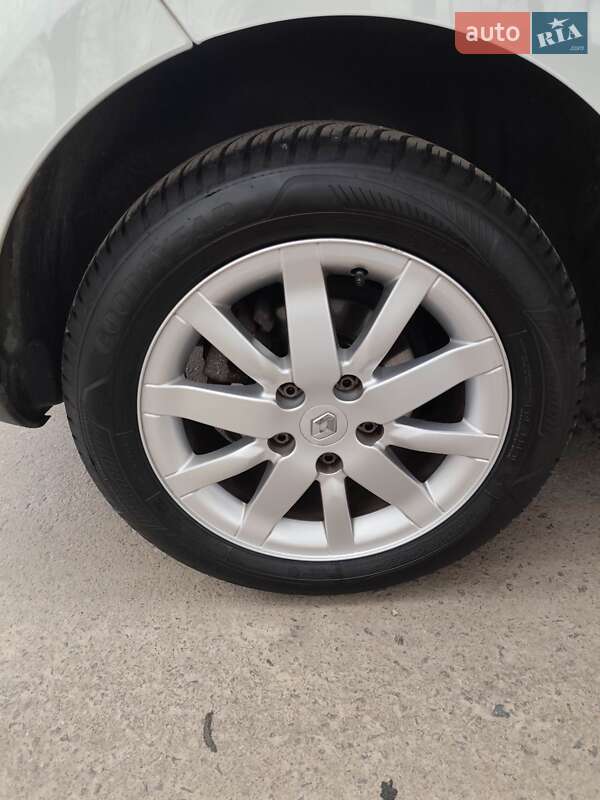 Хэтчбек Renault Megane 2011 в Сумах