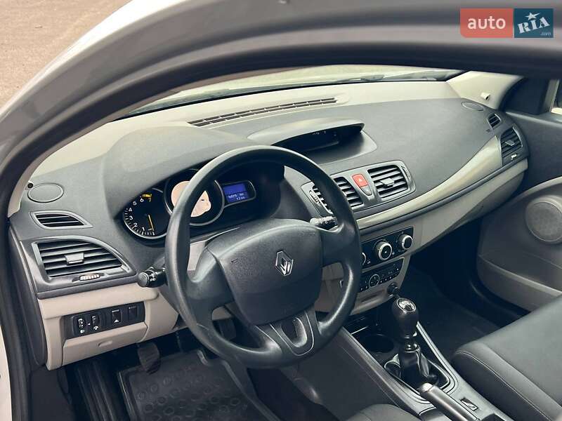 Универсал Renault Megane 2010 в Лубнах фото 27 Универсал Renault Megane 2010 в Лубнах